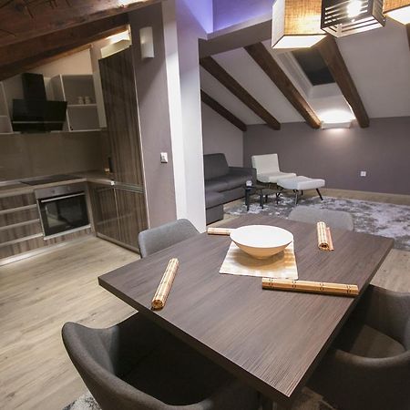 Apartmens Melisa เวอร์ซาร์ ภายนอก รูปภาพ