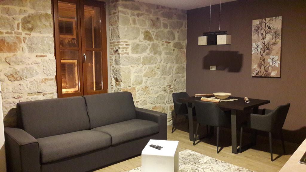 Apartmens Melisa เวอร์ซาร์ ภายนอก รูปภาพ