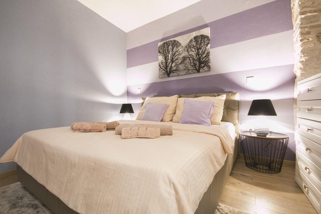 Apartmens Melisa เวอร์ซาร์ ภายนอก รูปภาพ