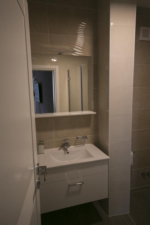 Apartmens Melisa เวอร์ซาร์ ภายนอก รูปภาพ