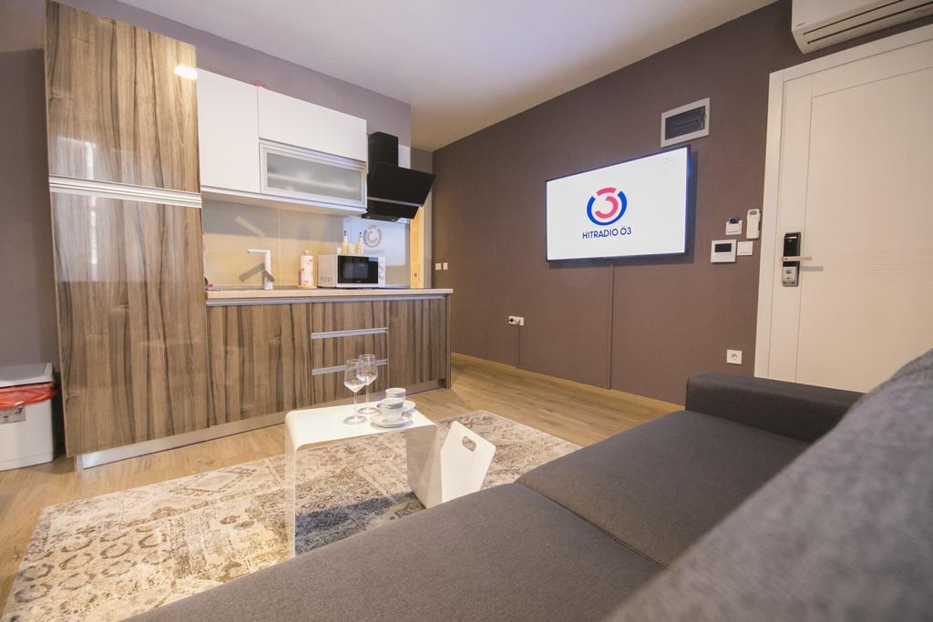 Apartmens Melisa เวอร์ซาร์ ภายนอก รูปภาพ