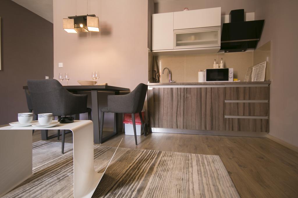 Apartmens Melisa เวอร์ซาร์ ภายนอก รูปภาพ
