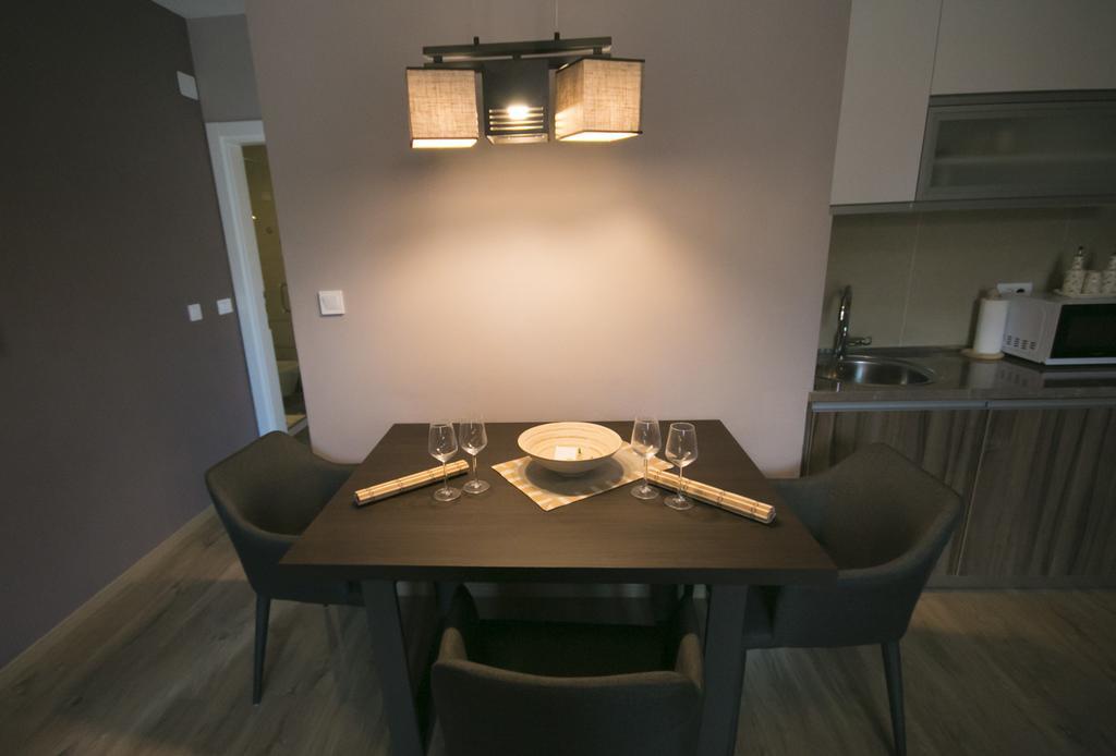 Apartmens Melisa เวอร์ซาร์ ภายนอก รูปภาพ