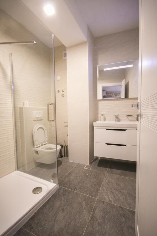 Apartmens Melisa เวอร์ซาร์ ภายนอก รูปภาพ