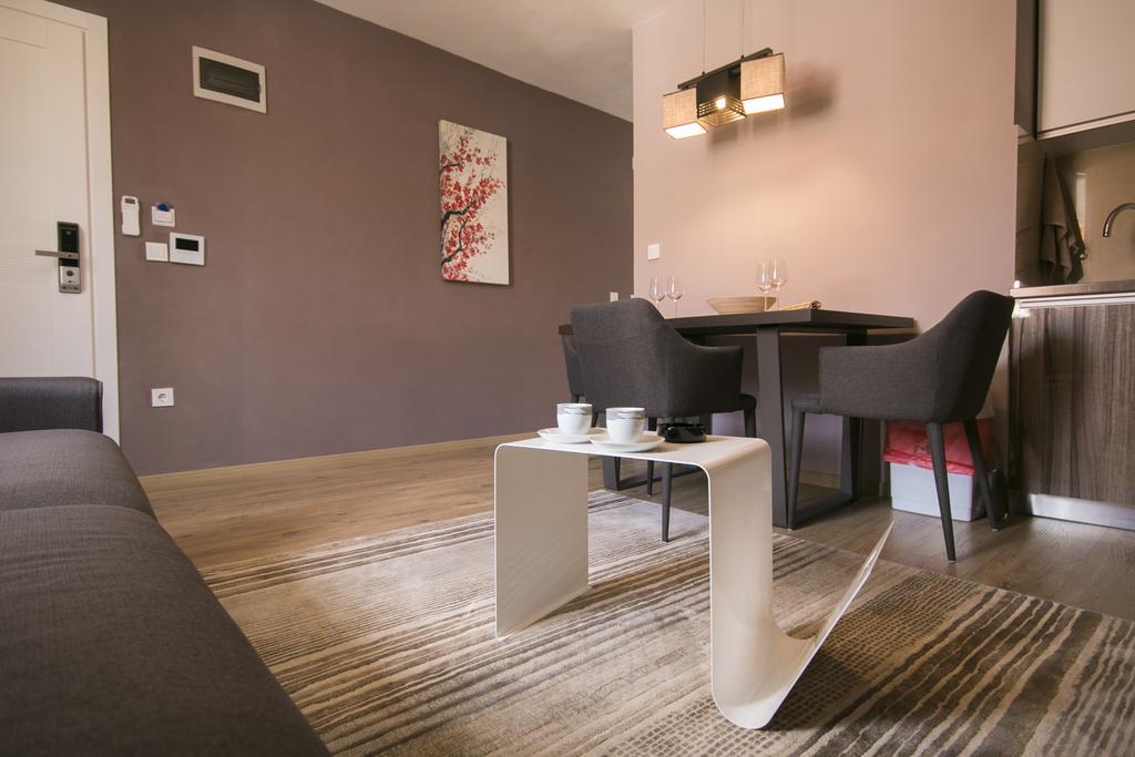 Apartmens Melisa เวอร์ซาร์ ภายนอก รูปภาพ