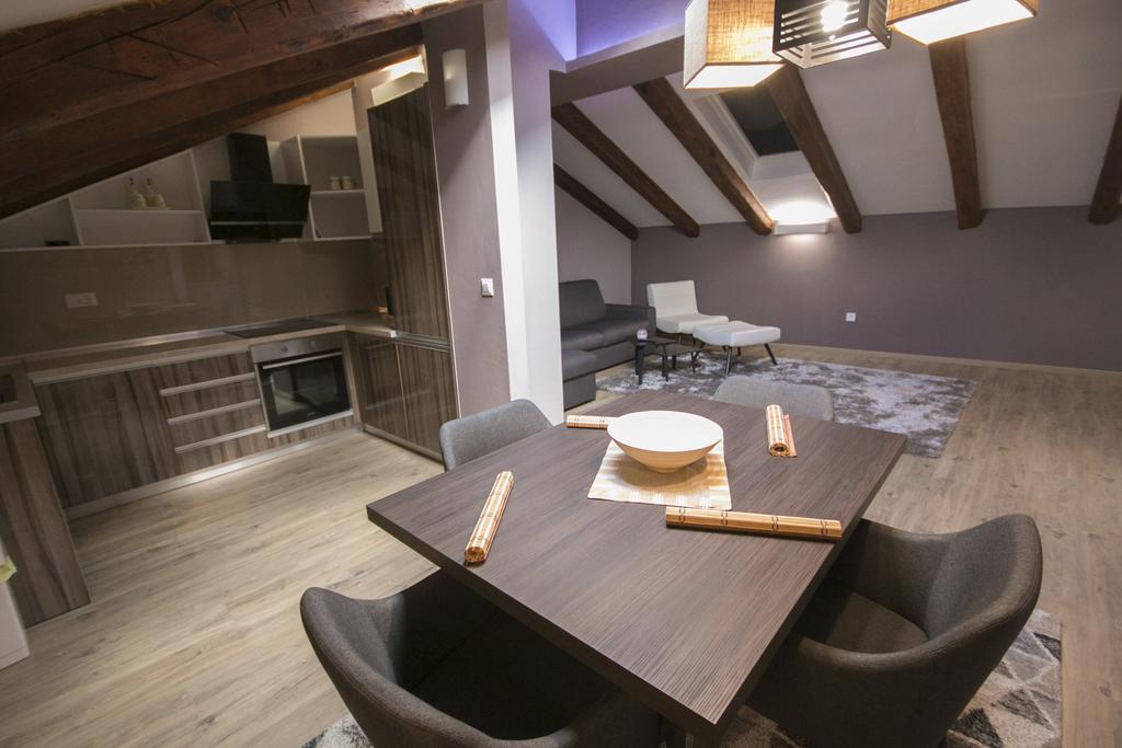 Apartmens Melisa เวอร์ซาร์ ภายนอก รูปภาพ