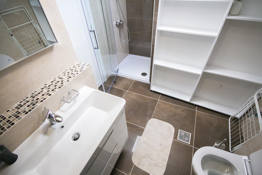 Apartmens Melisa เวอร์ซาร์ ภายนอก รูปภาพ