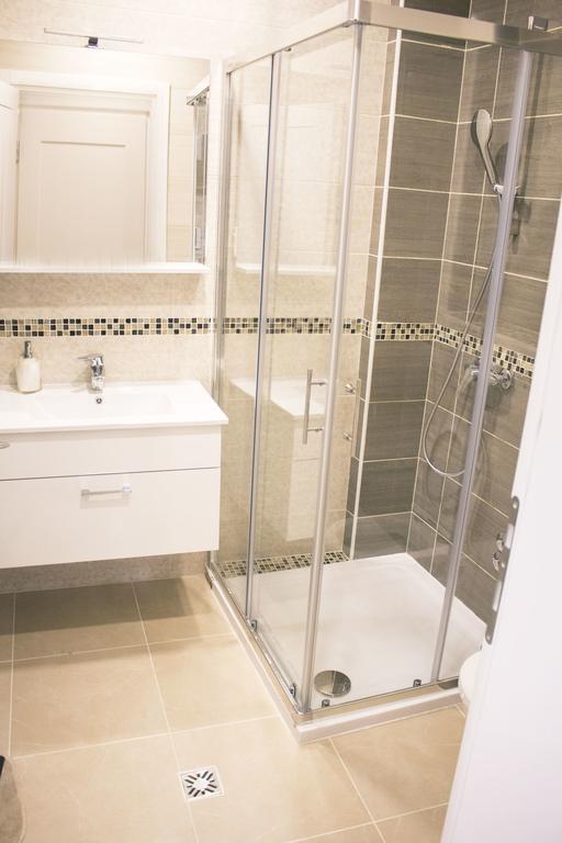 Apartmens Melisa เวอร์ซาร์ ภายนอก รูปภาพ