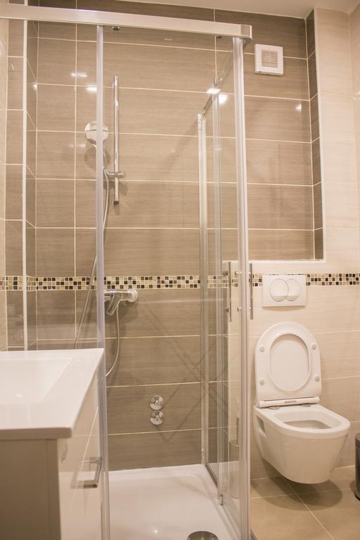 Apartmens Melisa เวอร์ซาร์ ภายนอก รูปภาพ